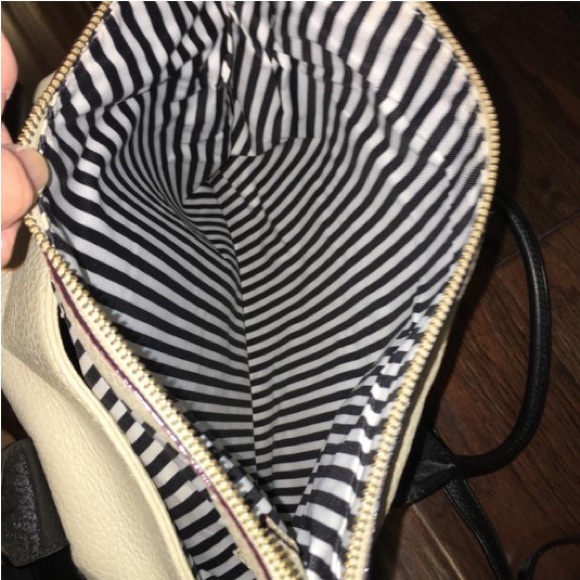 New York Pebbled Satchel/Crossbody Bag - Picture 10 of 11